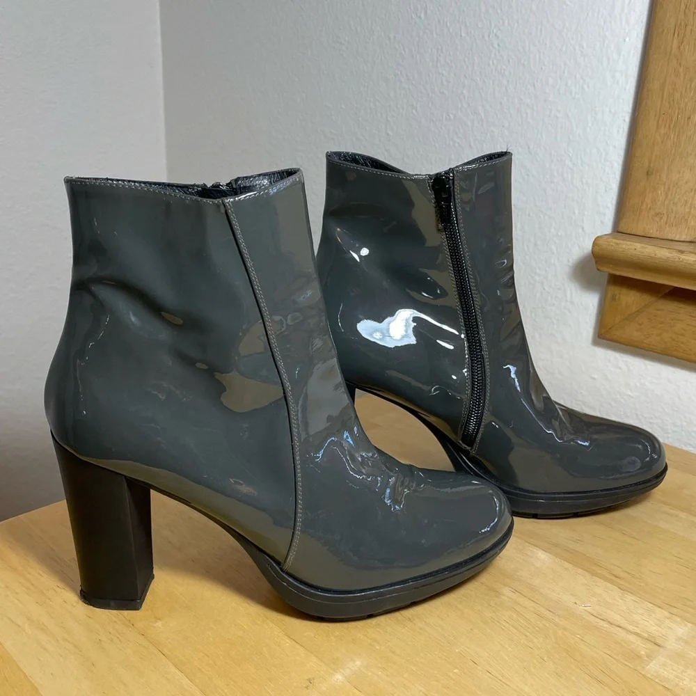 Andre Assous Made in Italy Patent Leather Booties Size 8